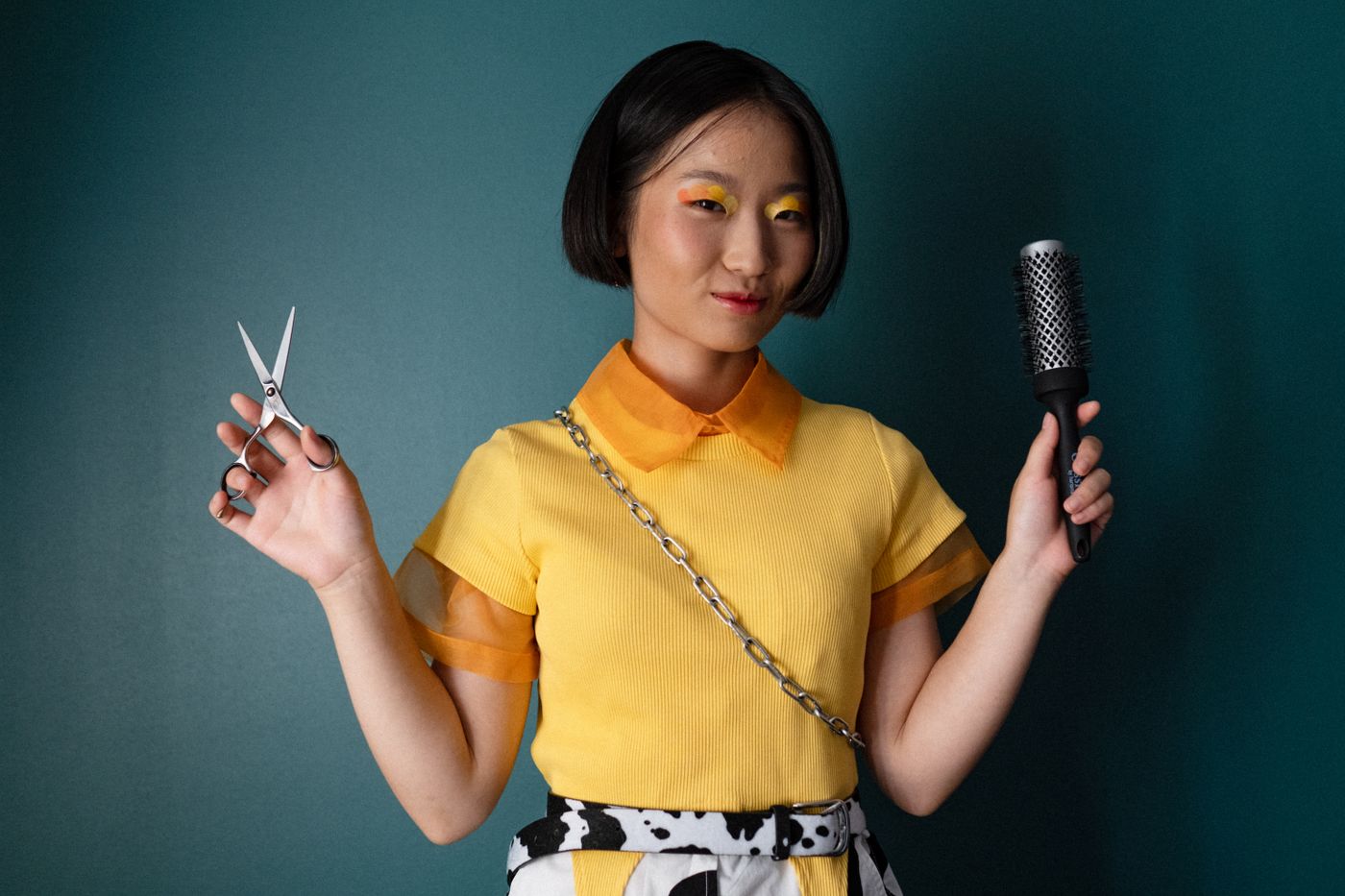 Hair Stylist Salary & Earnings: How Much Do They Make? (2026)