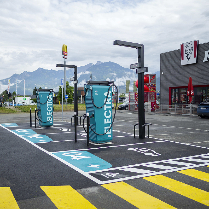 Grid Operator Control for EV charging hubs: How CPOs can turn grid compliance into a competitive advantage