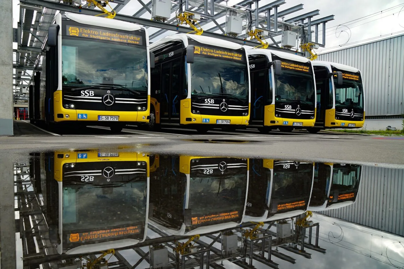 Daimler Buses Ensures Maximum Charging Uptime for Electrified Bus Depots