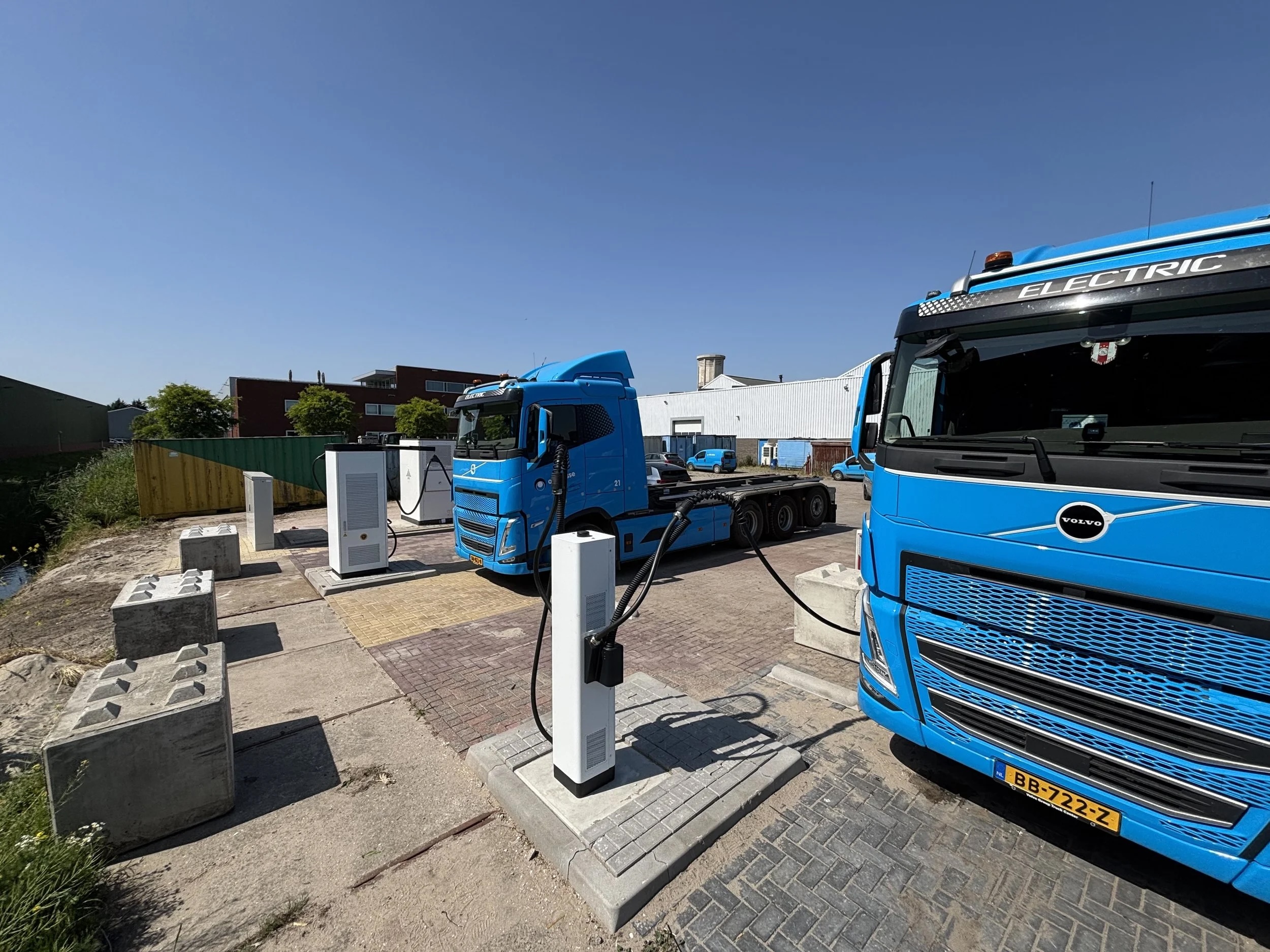 HARMON-E Powers Truck Charging for Otte Lisse, Delivered by Floading