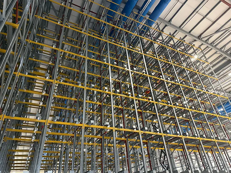 High-density pallet racking compatible with Spacemaker shuttle systems.