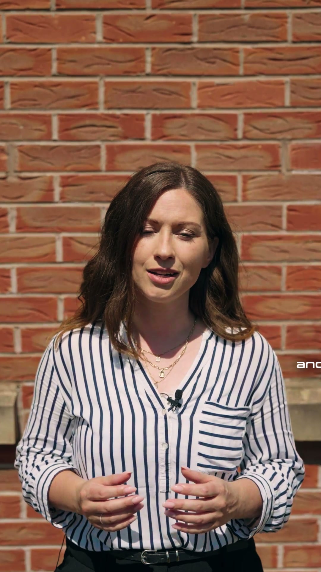 Fast Track House Sales presenter-led advert