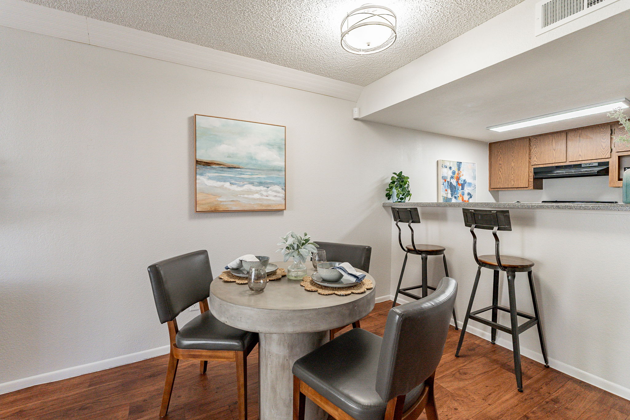 Furnished apartment interior shown in the official Club Valencia gallery.