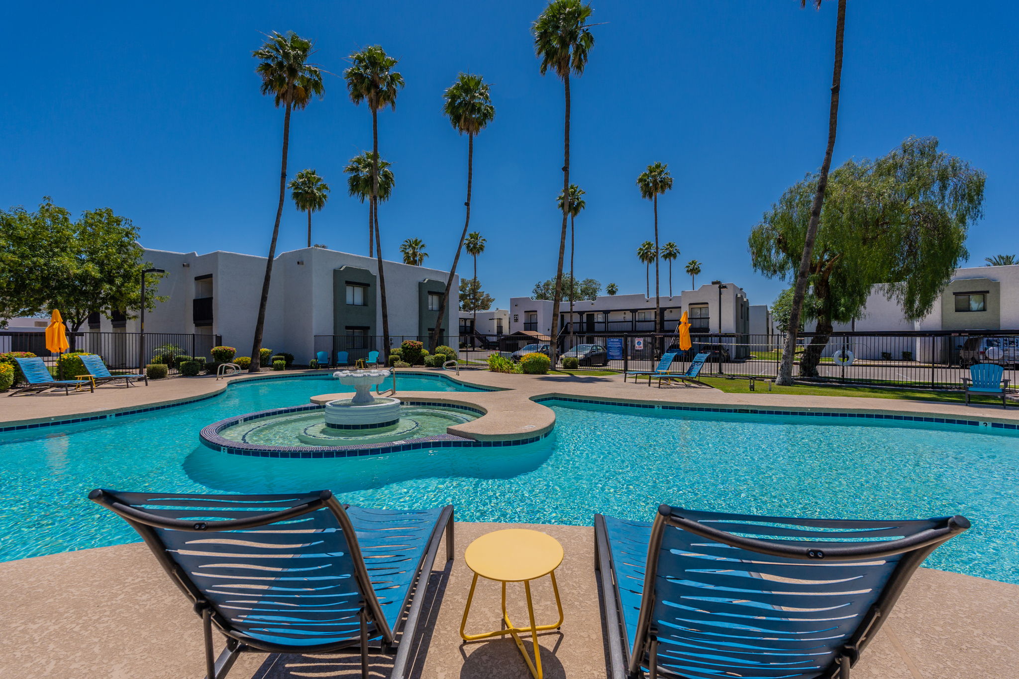 Club Valencia pool and spa area.
