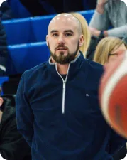 A head coach of a basketball team