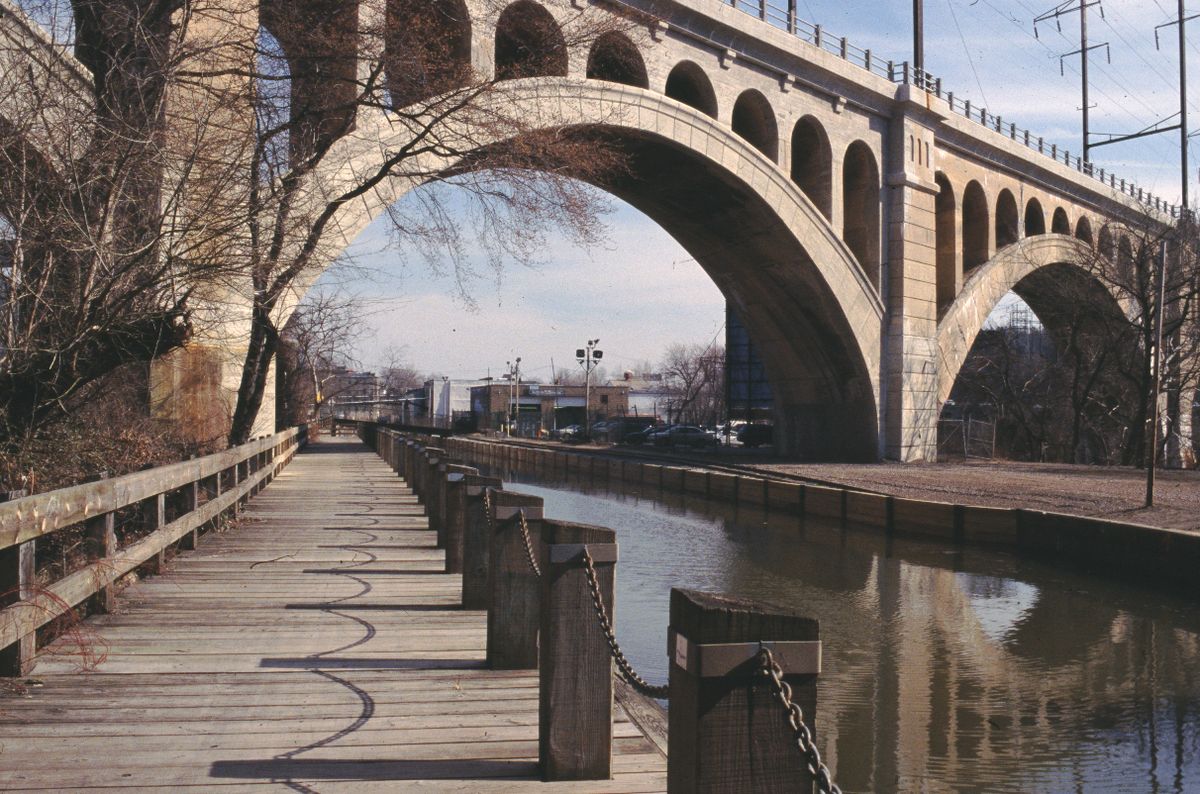 Peaceful neighborhood setting in Manayunk.