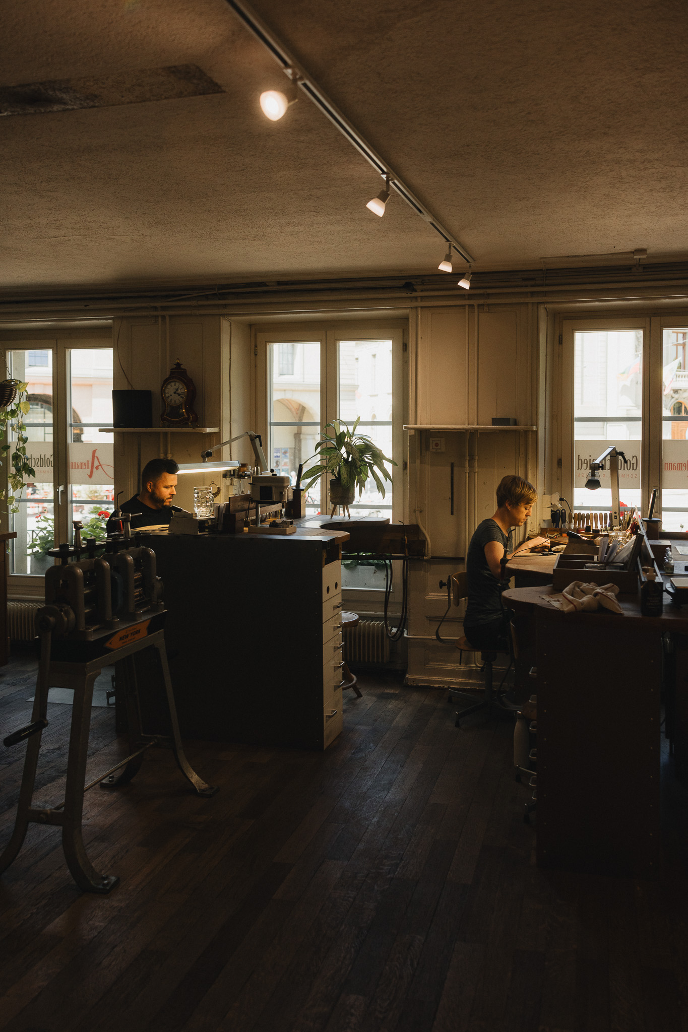 Atelier Goldschmiede bei der Arbeit