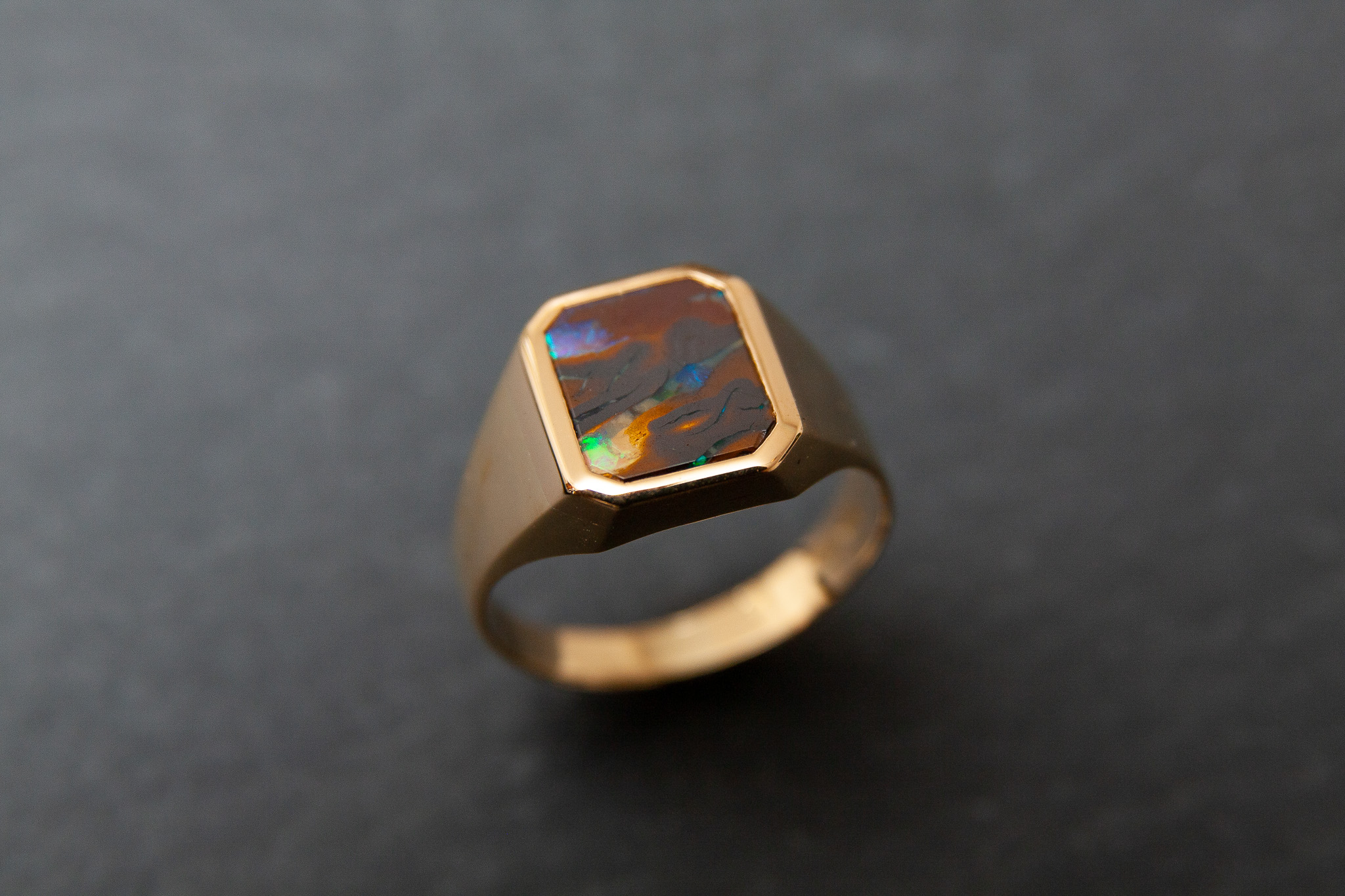 Herrenring in Gelbgold 750 mit Boulderopal