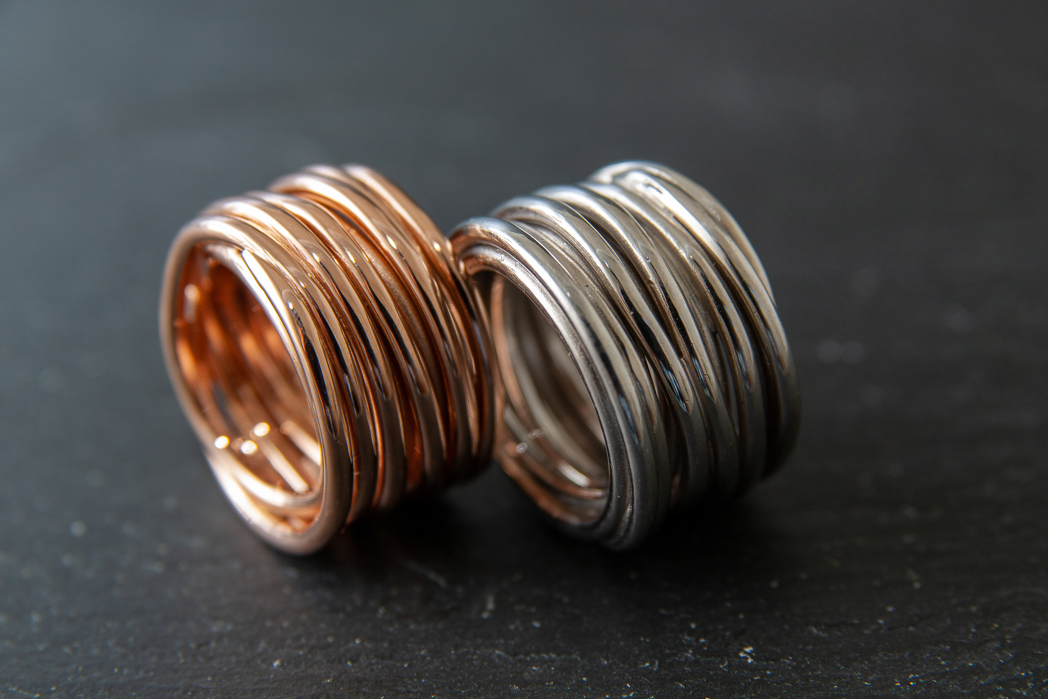 Trauringe "Runddraht" in Rot.-Weissgold 750