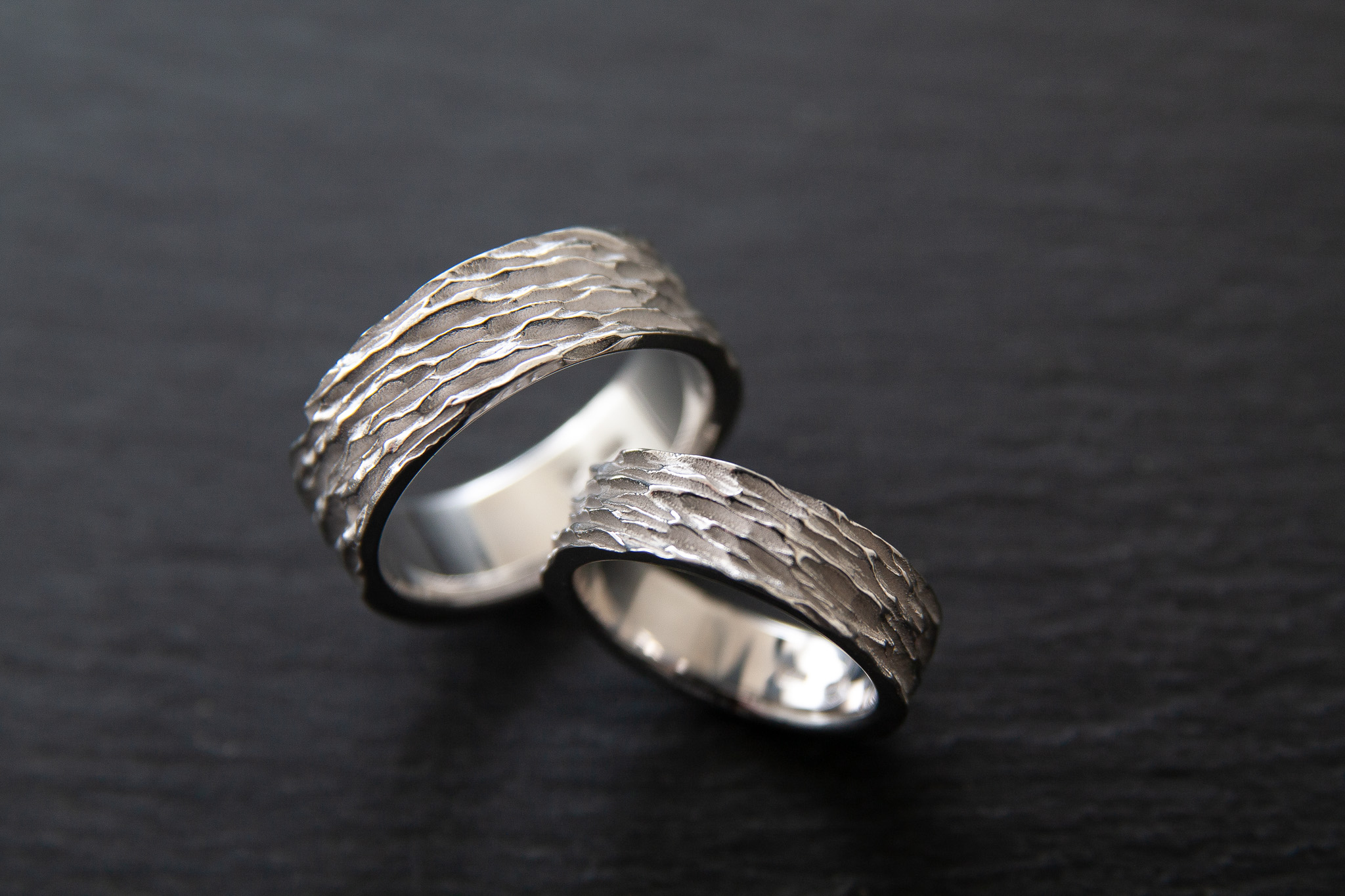 Trauringe Strukturiert in Weissgold 750