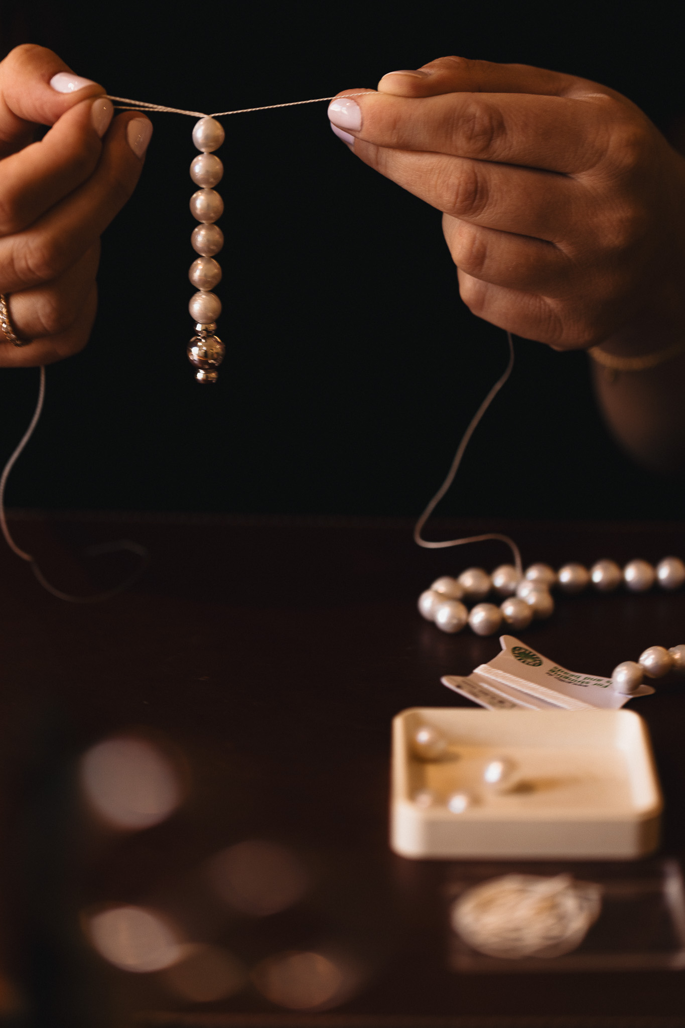 Perlenkette aufziehen