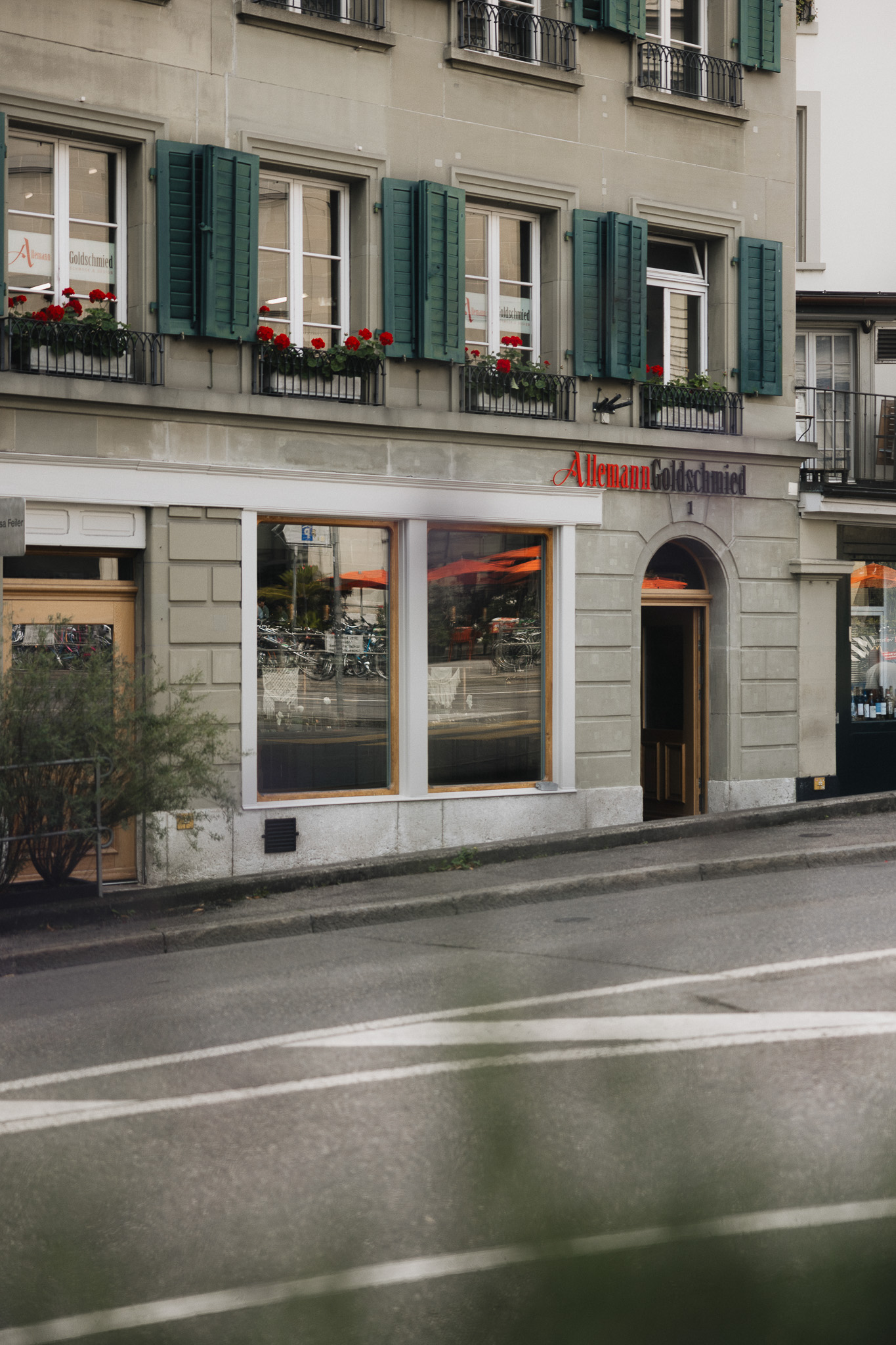 Geschäft aussen Ansicht