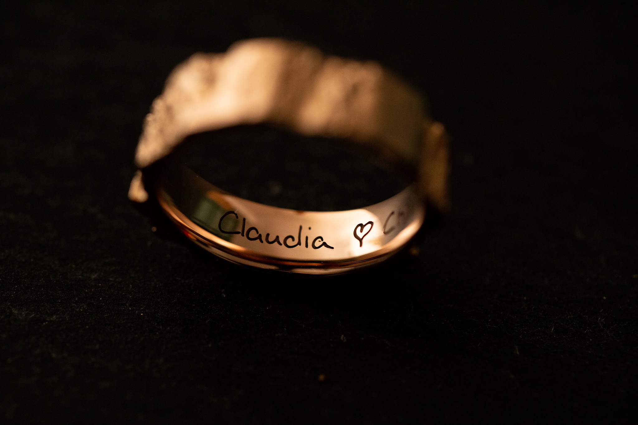 Lasergravur in Trauring mit Handschrift