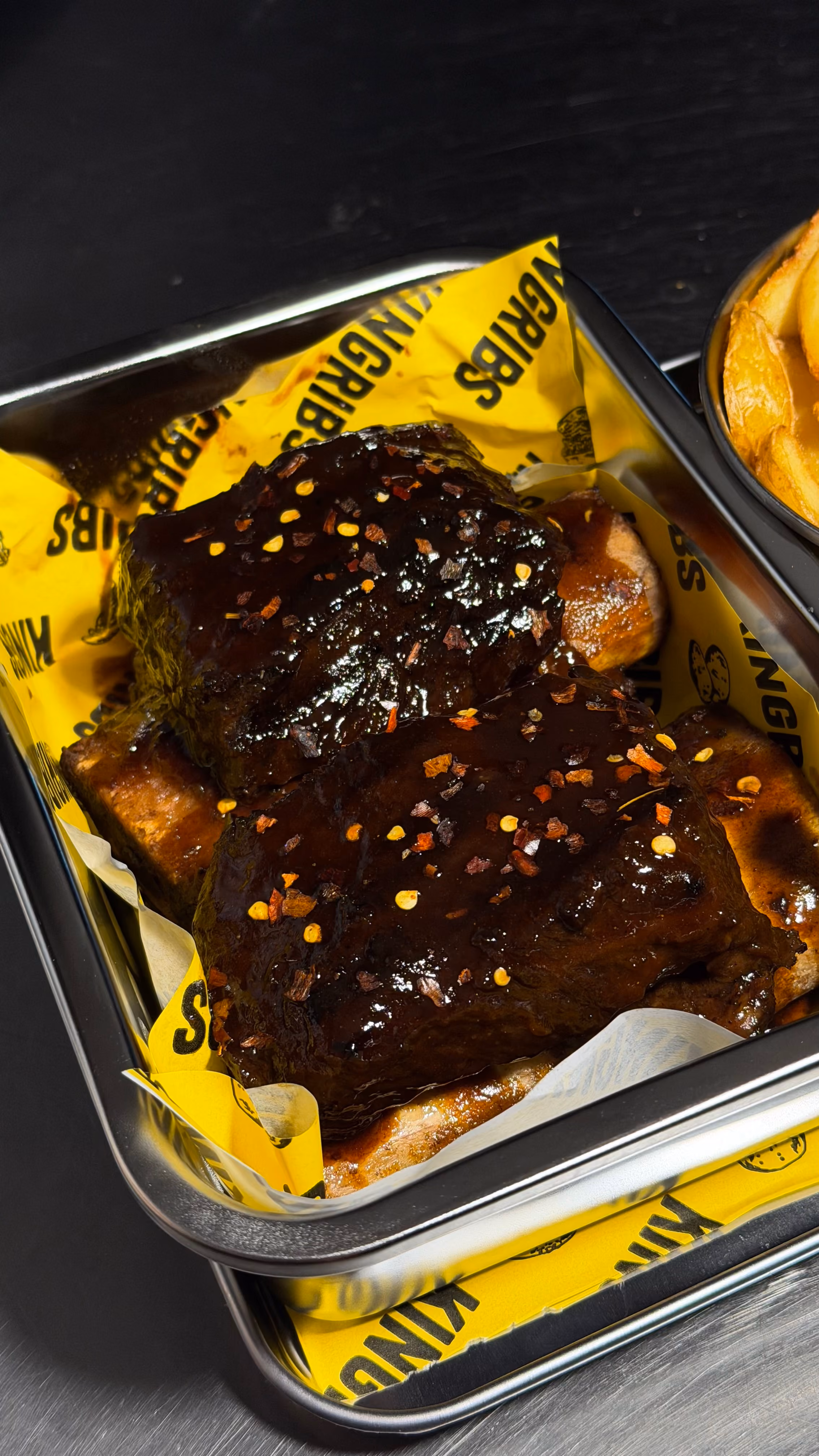 Ribs met een salade en friet van Kingribs