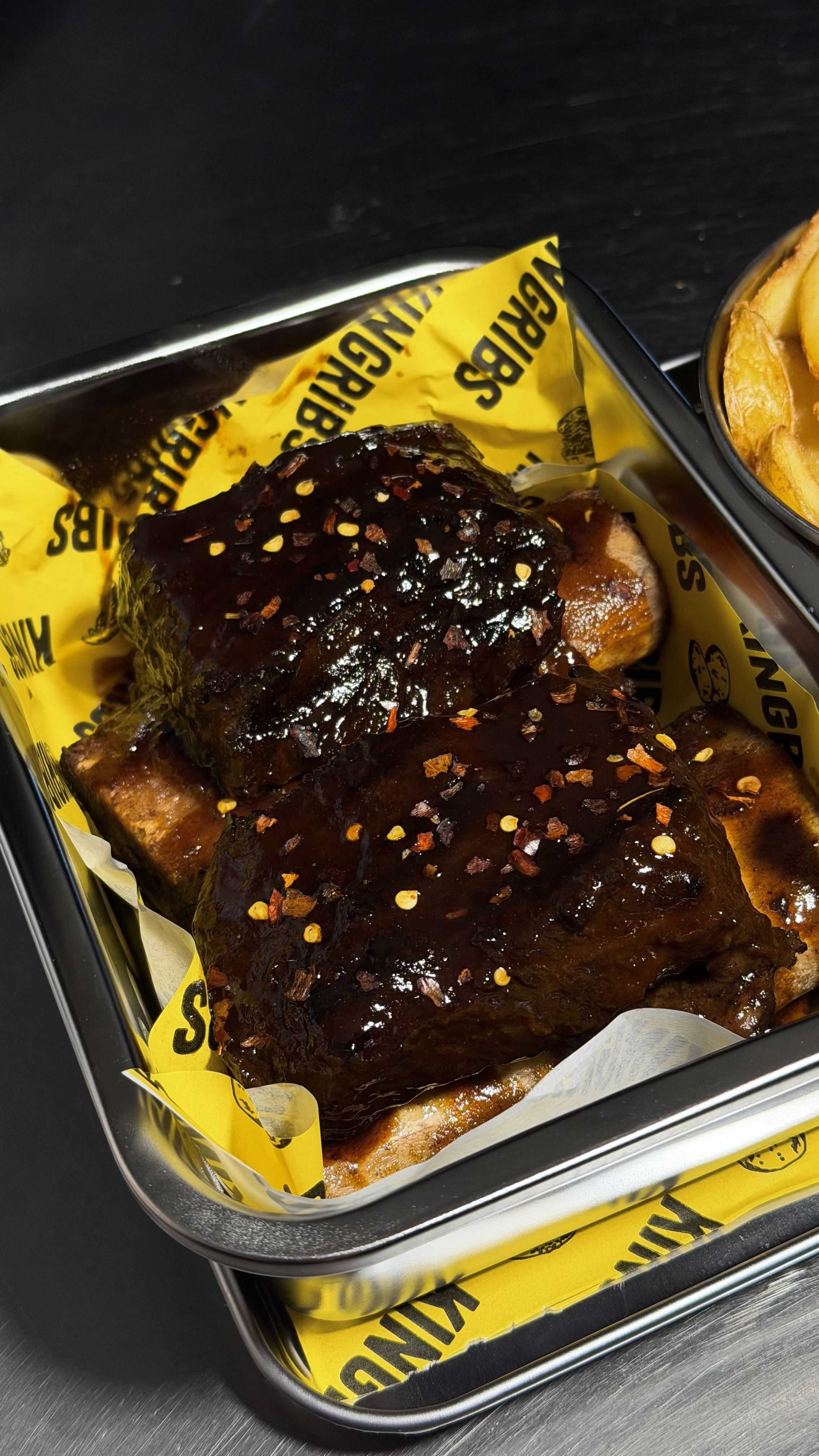 Ribs met een salade en friet van Kingribs