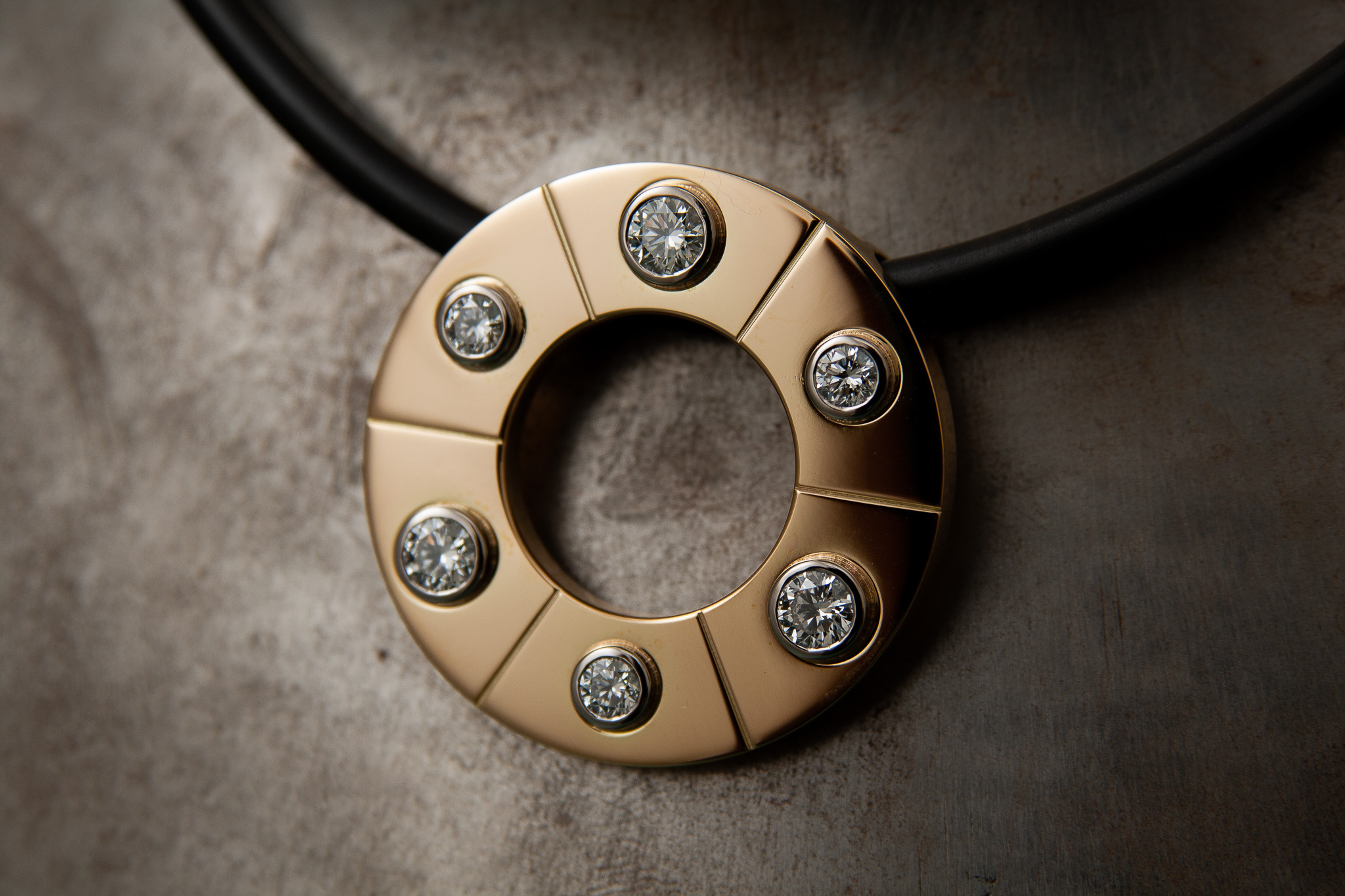 Anhänger in Gelb.-Weissgold 750 mit Diamanten im Brillantschliff