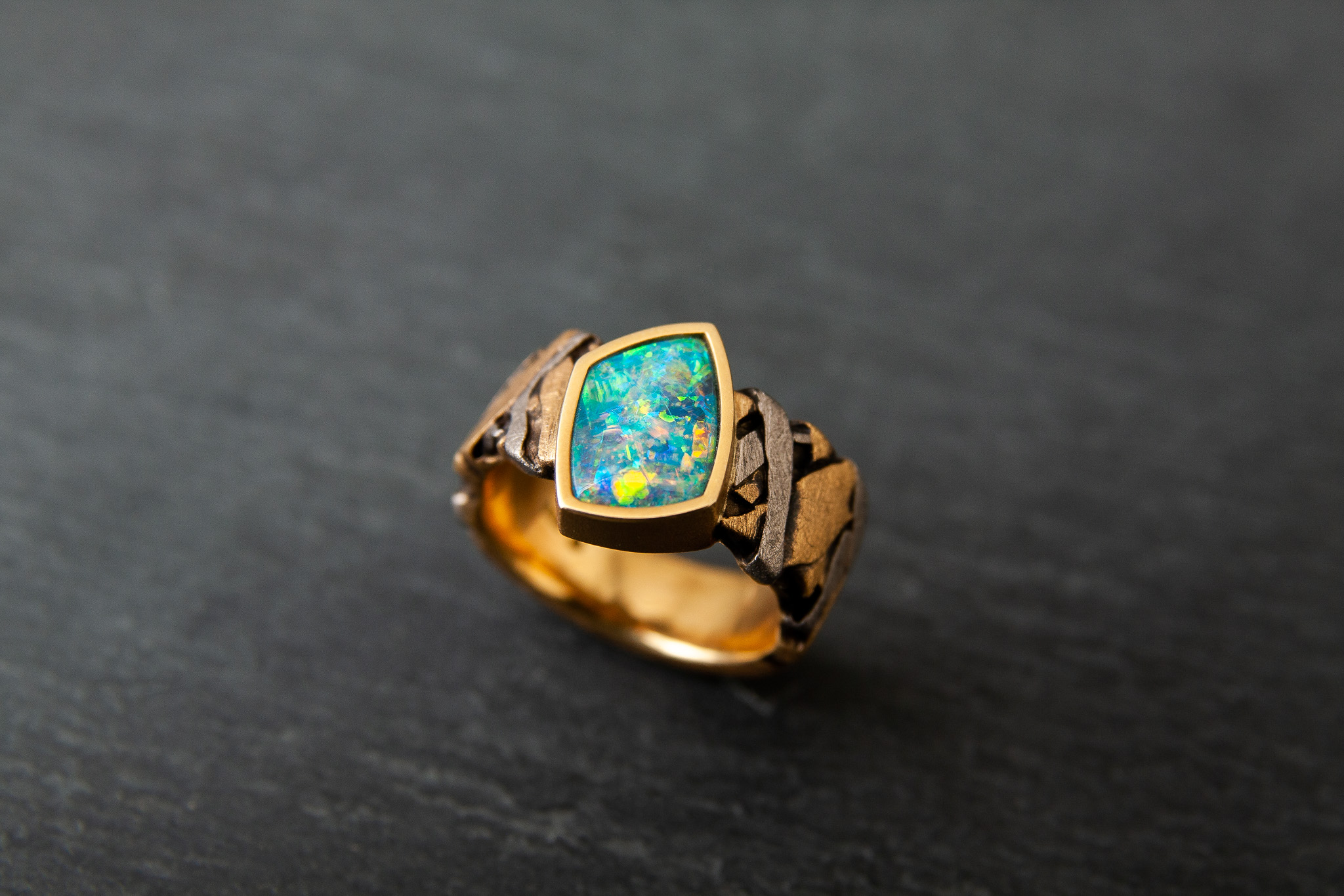 Ring "Vogelnest" in Gelb.-Weissgold 750 mit Boulderopal