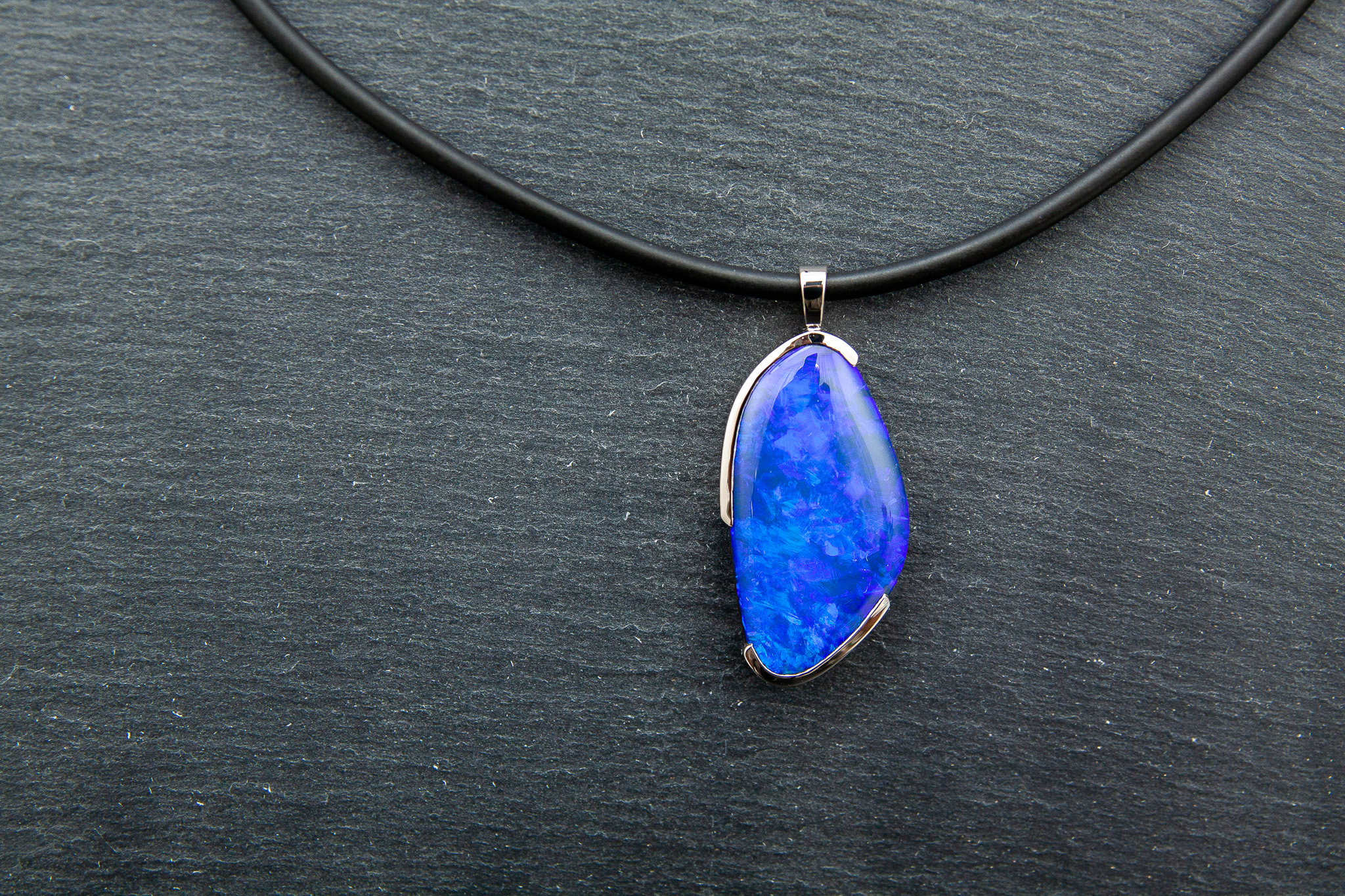 Anhänger in Weissgold 750 mit Boulderopal