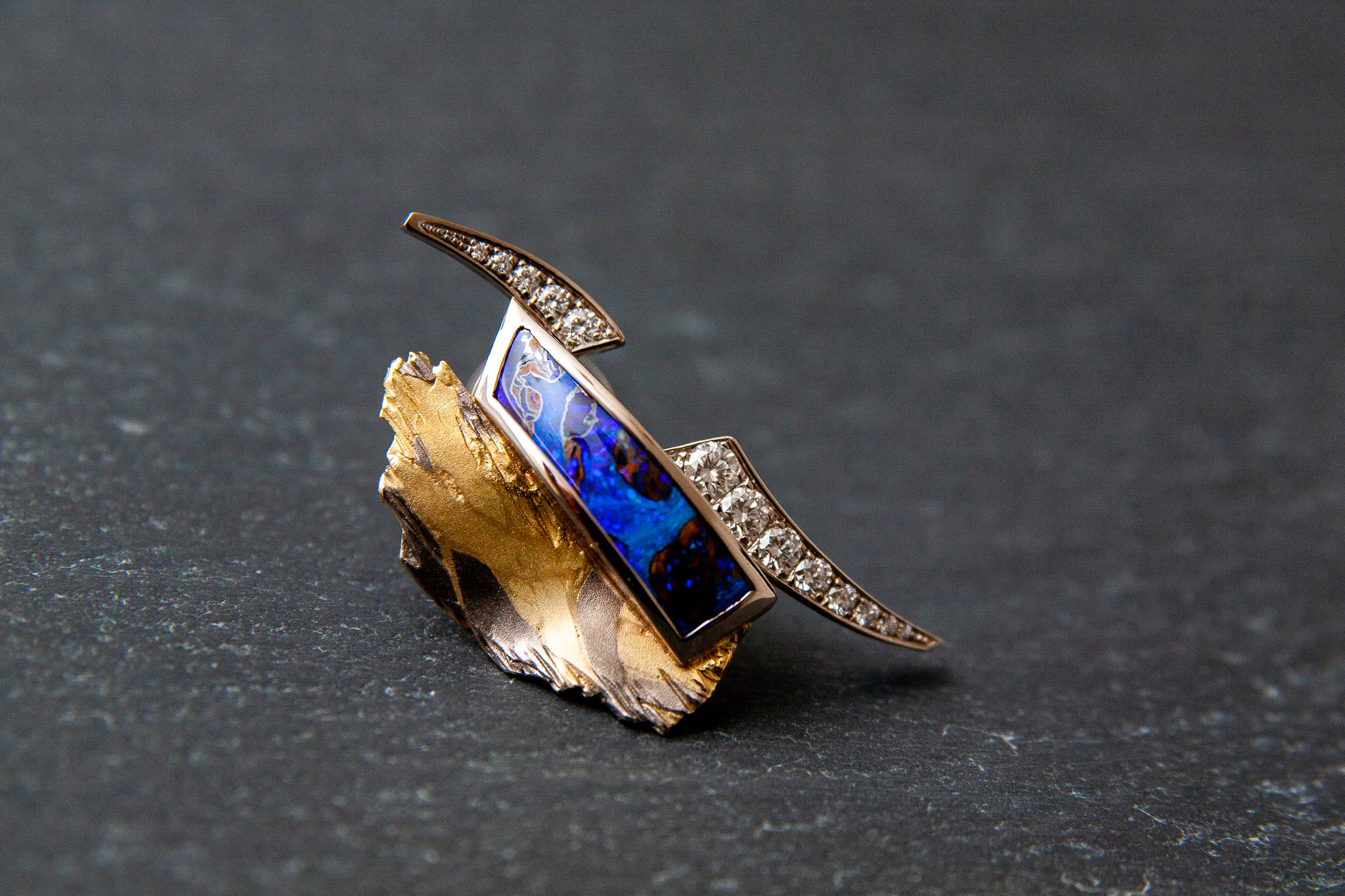 Ohrstecker in Gelb.-Weissgold 750 mit Boulderopal und Diamanten im Brillantschliff