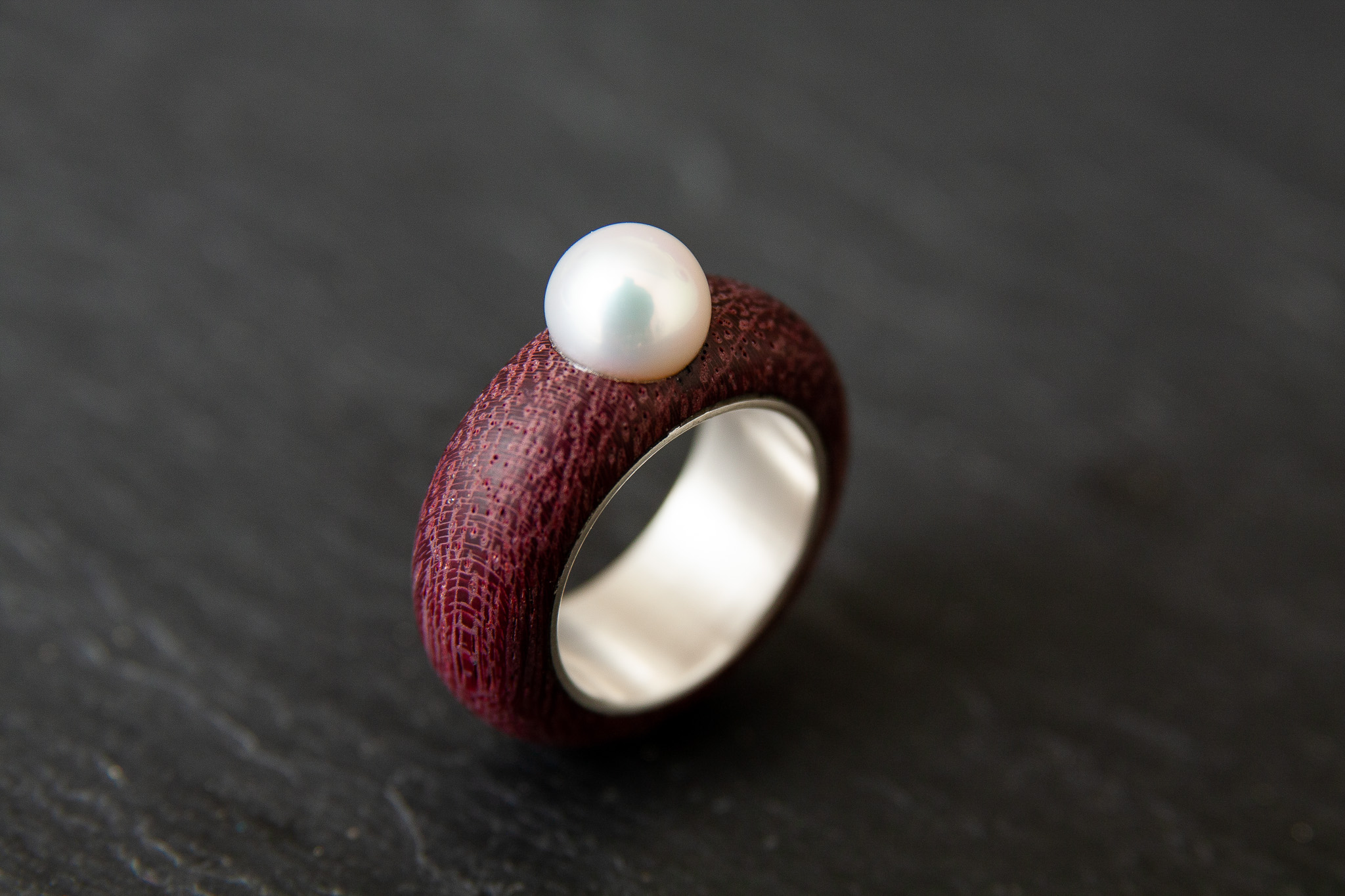 Damenring in Weissgold 750 mit Holz und Perle