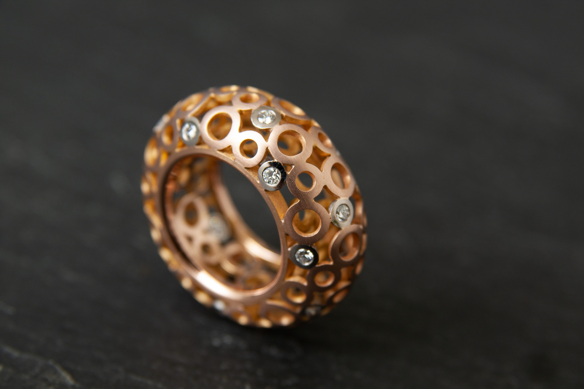 Damenring in Rot.-Weissgold 750 mit Diamanten im Brillantschliff