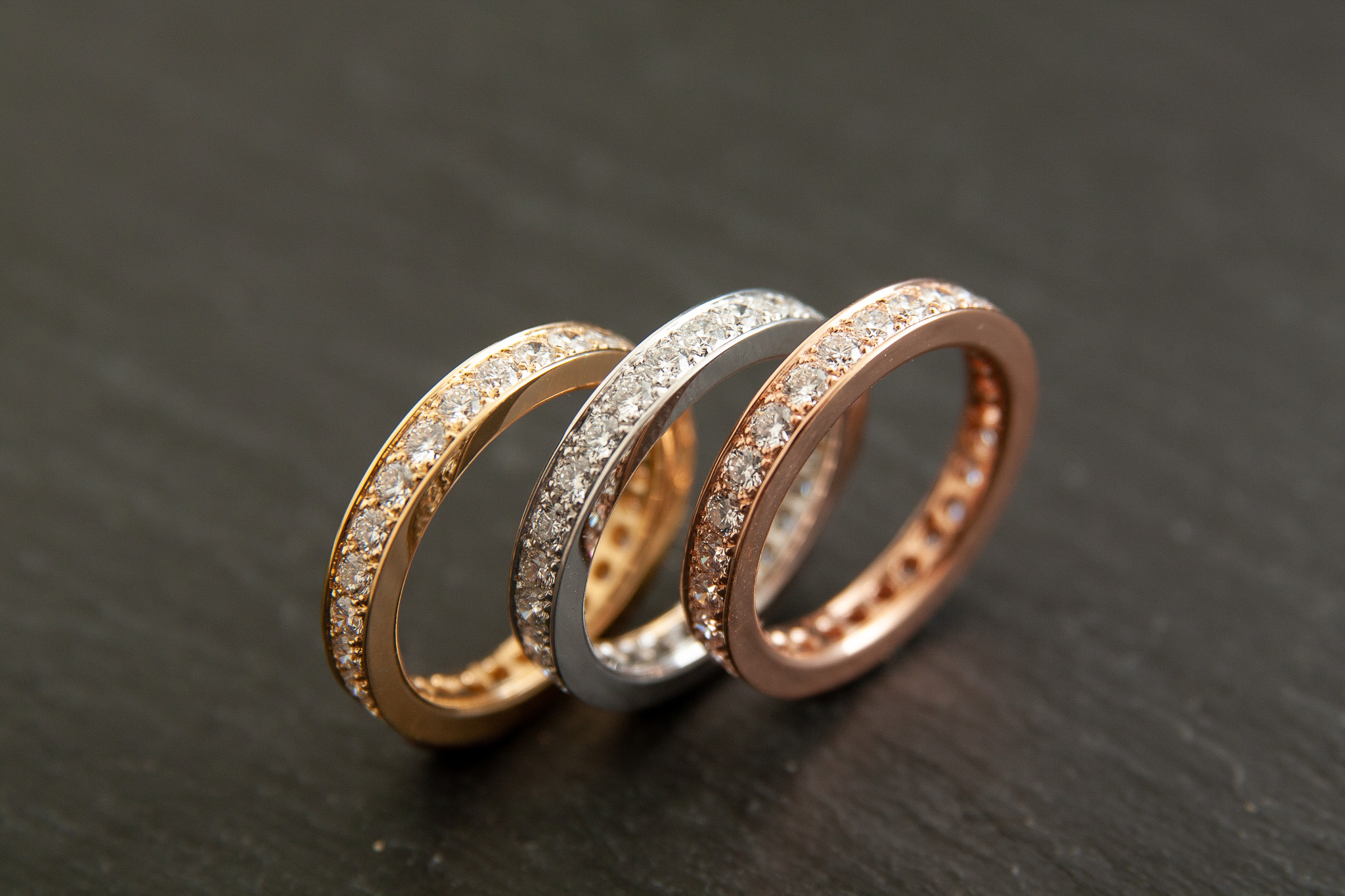 Alliance in Gelb.-Weiss.-Rotgold 750 mit Diamanten im Brillantschliff