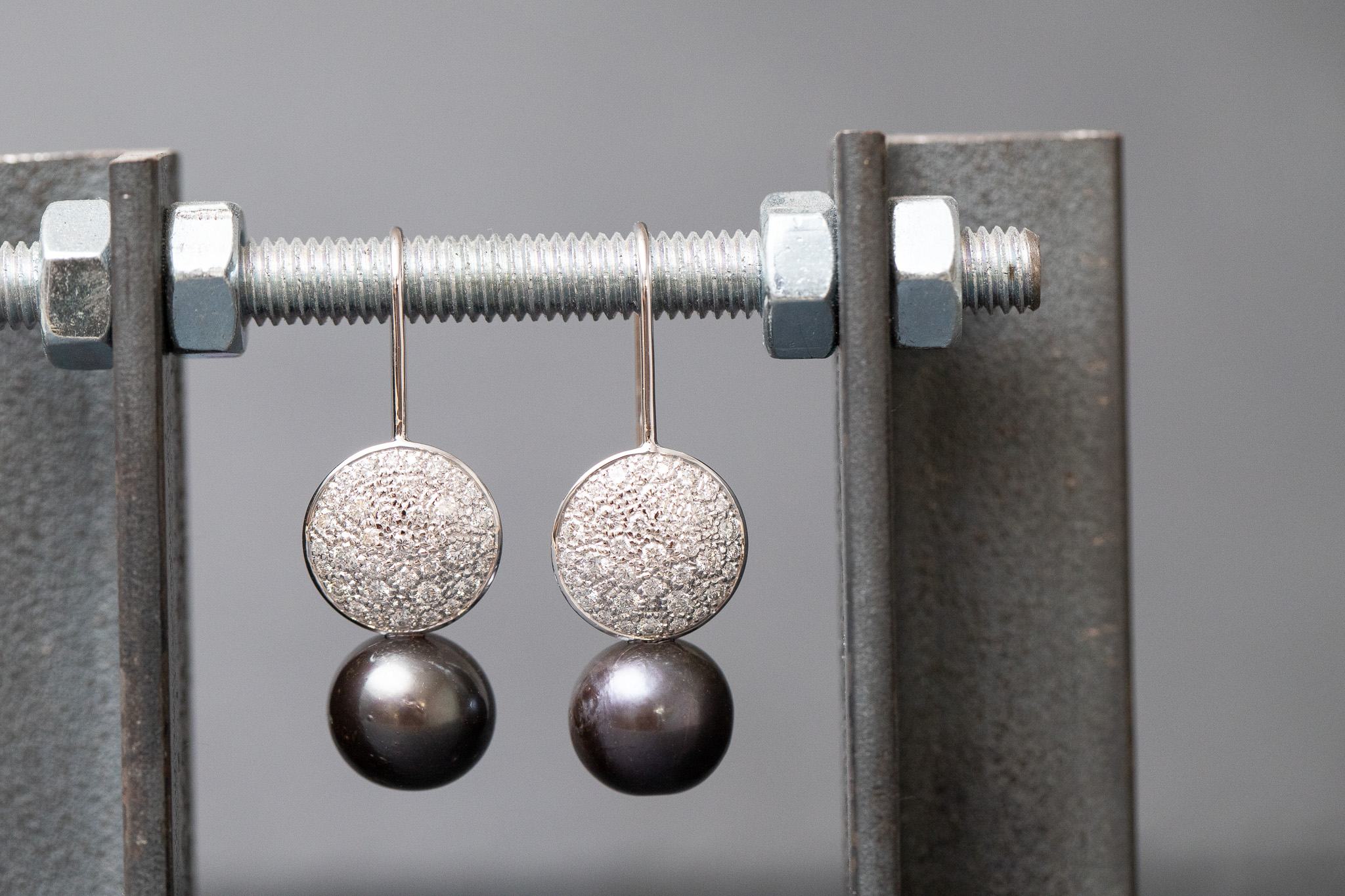 Ohrhänger in Gelb.-Weissgold 750 mit Tahitiperlen und Diamanten im Brillantschliff