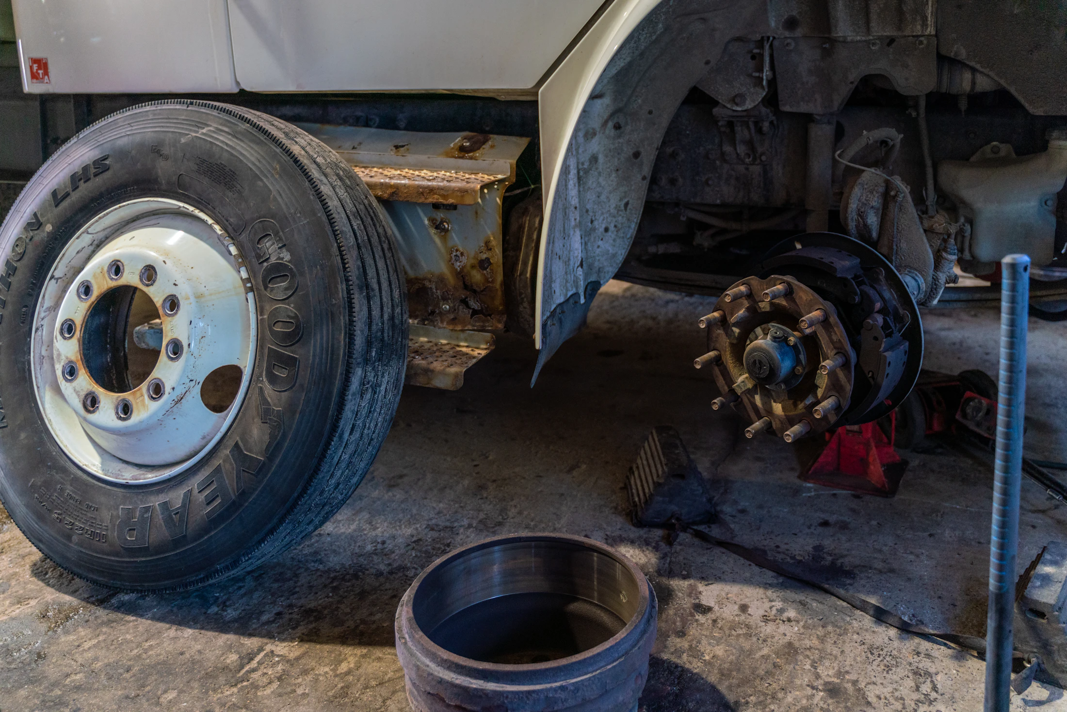 Signs Your Truck's Brakes Are Starting To Fail