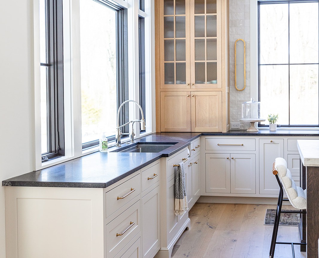 Modern kitchen design with custom built cabinetry by Twin Valley Woodcrafts, a custom cabinet builder in Pennsylvania