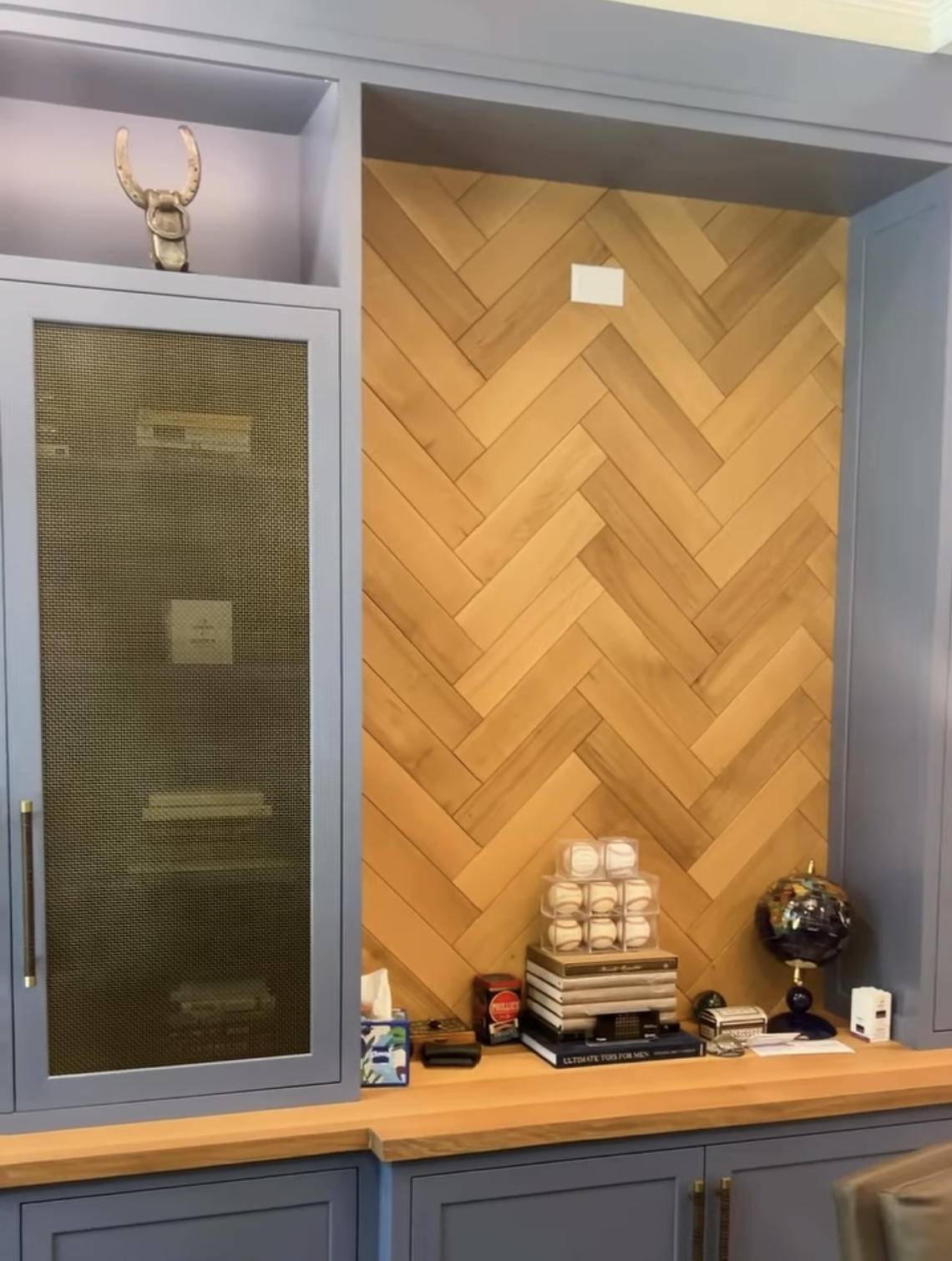 The Link Between Custom-Built Cabinetry and Productive Home Offices