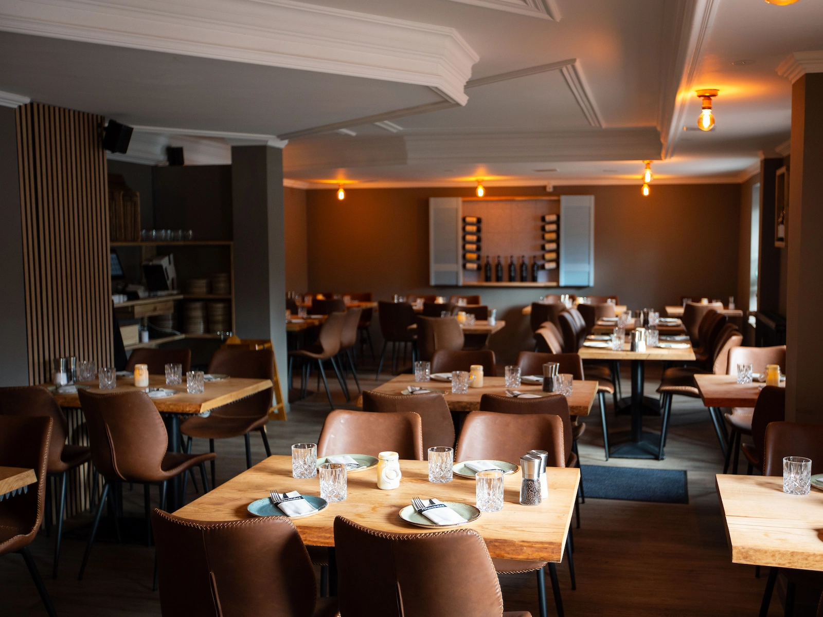 Gastraum des griechischen Restaurants Mezedes in Hamburg-Eimsbüttel an der Osterstraße