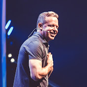 Best-selling author and speaker merging neuroscience and spirituality to teach healing, quantum creation, and personal transformation.