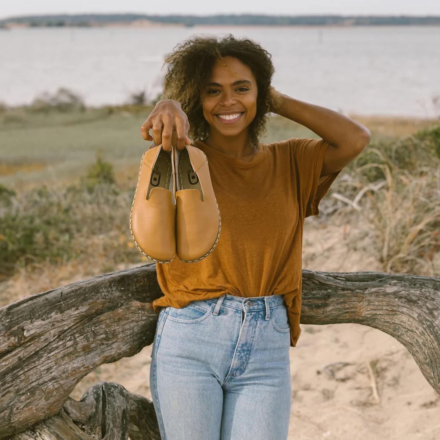 Timeless leather goods crafted for longevity and sustainability. Simple, durable design with soulful heritage craftsmanship.