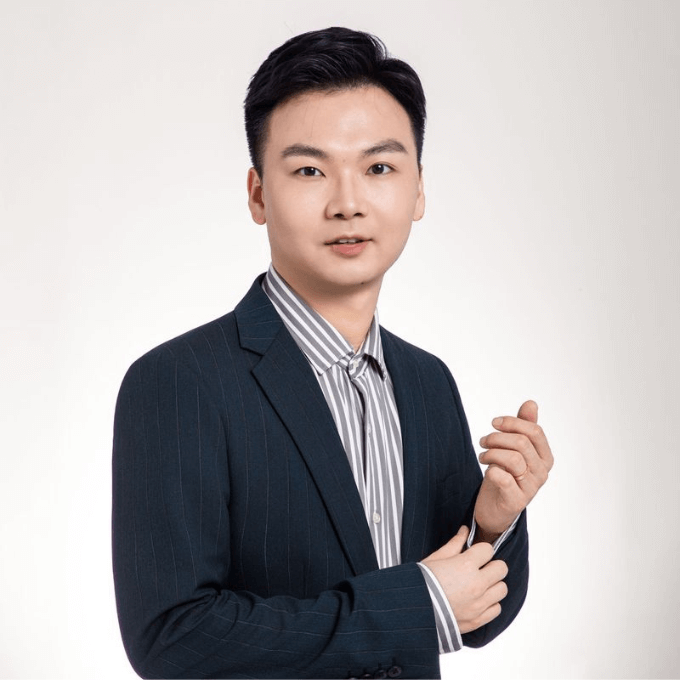 صورة المؤلف