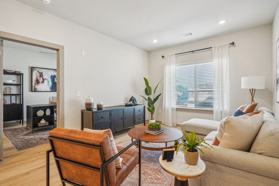 Luxury Apartment Lacy Lakeview - Lacy Lakeview Apartment for Rent | The Zoe - Foresee Luxury Apartments