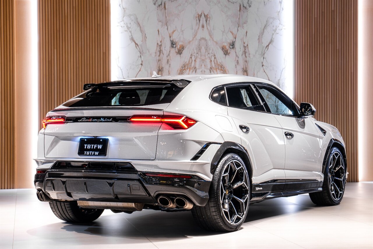 2023 Lamborghini Urus Performante photo 3