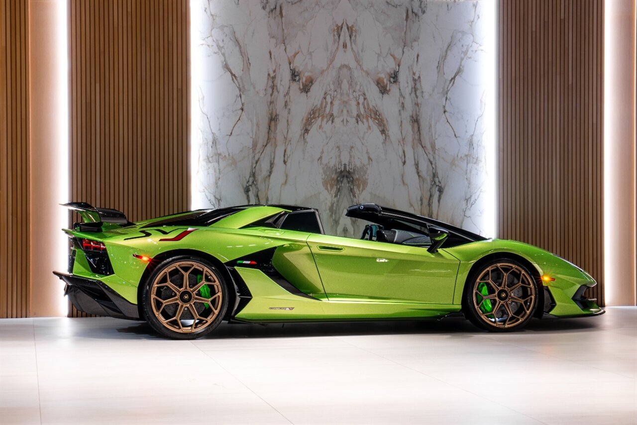 2021 Lamborghini Aventador SVJ photo 4