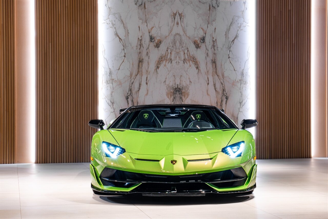 2021 Lamborghini Aventador SVJ photo 2