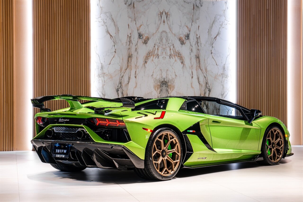 2021 Lamborghini Aventador SVJ photo 3