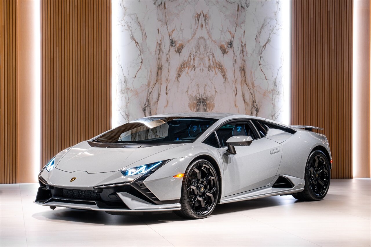 2023 Lamborghini Huracan Tecnica's photo