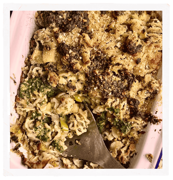 Creamy Leek & Wild Garlic Pesto Pasta Bake 