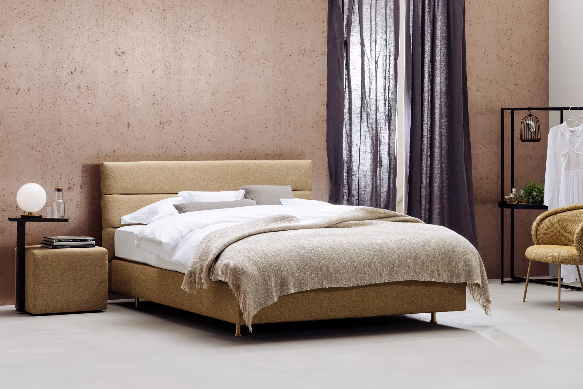 Purebed Panel mit Matratze Emotion Luxe im Schlafzimmer