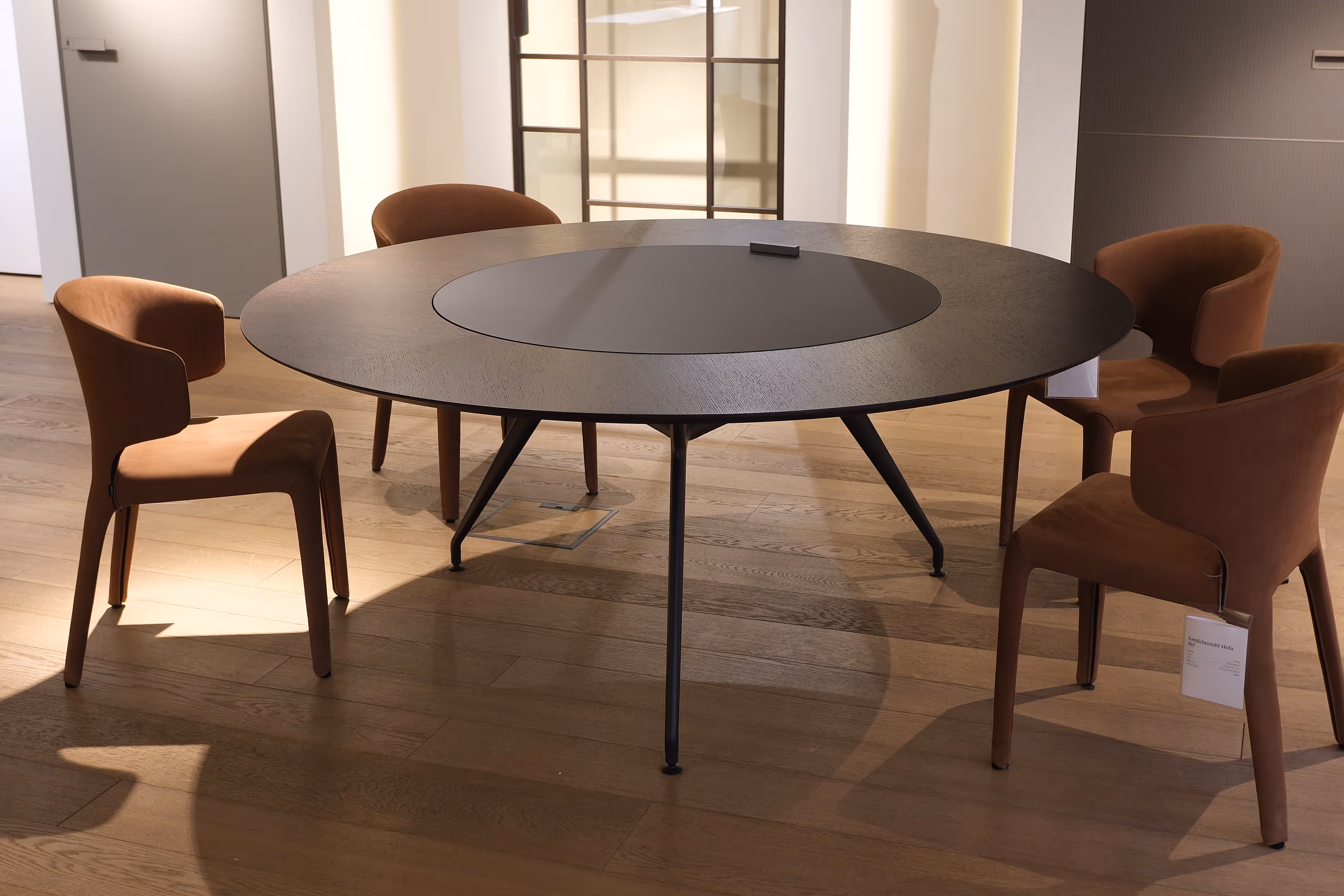 Tisch Manta