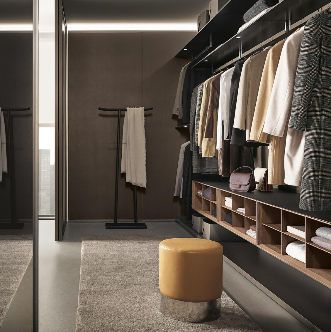 Abacus night 1 Walk-in closet
