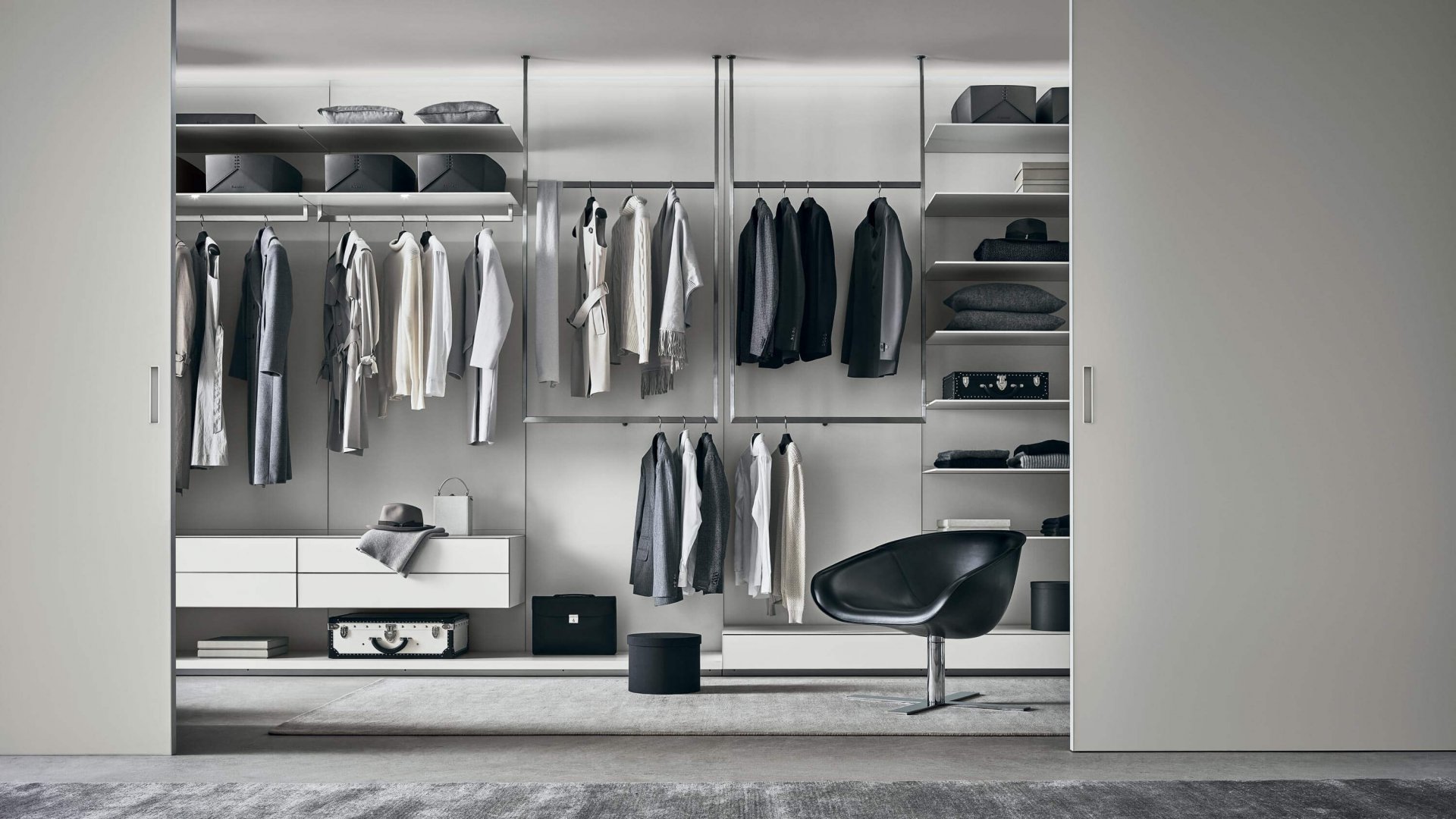 Abacus night 3 Walk-in closet