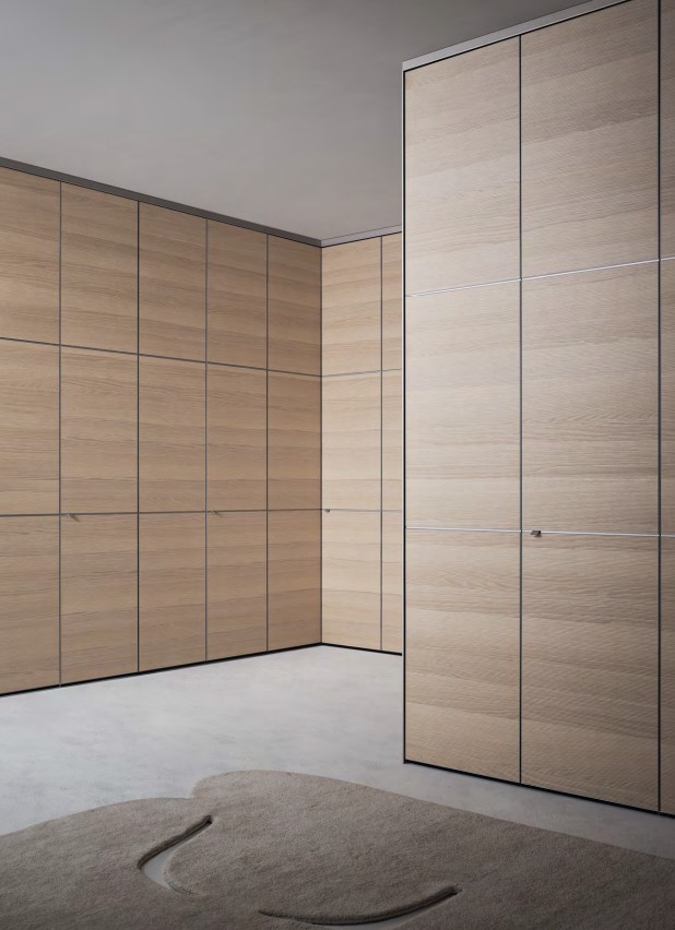Cover Night 1 Walk-in closet