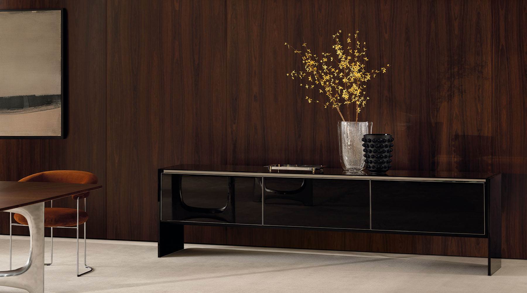 Minotti Boards und Sideboards Struktur Chrom, Korpus glänzend lackiert, Farbe moka