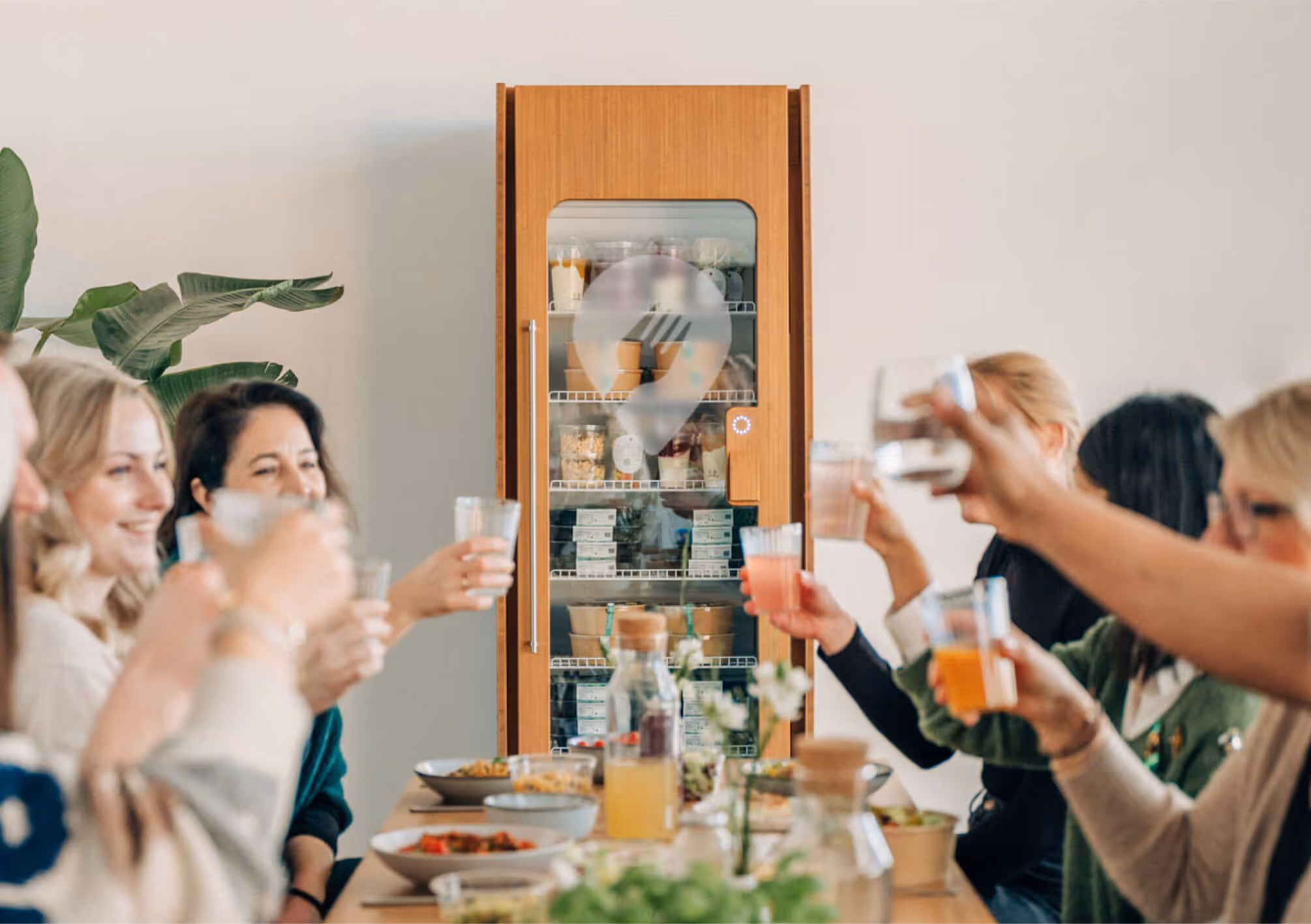 freshtaste Smart Fridge im Pausenraum.