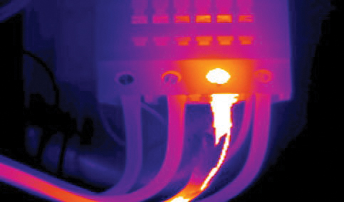 Thermal imaging inspection of commercial electrical switchboard in Perth