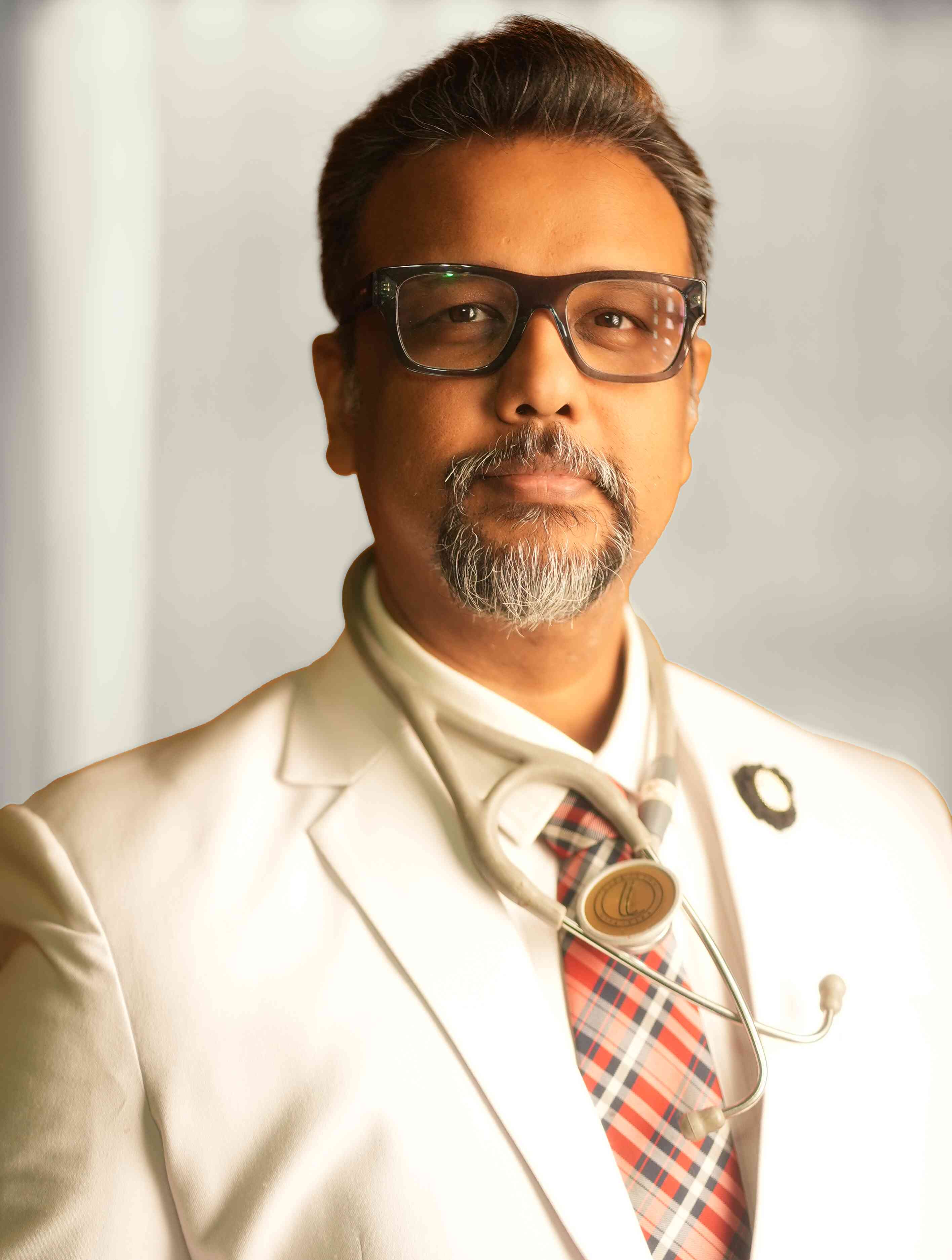Dr. Nitish Mandal, a pain medicine specialist in JP Nagar and Koramangala, Bangalore, is an expert in Prolotherapy, PRP, and Ozone Treatment.